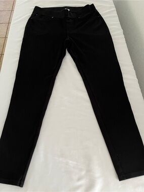 Seven7 Black Pull-On business casual back pockets medium